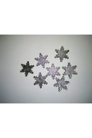 Gwiazdki na przylepcu srebrna �r.2,5cm