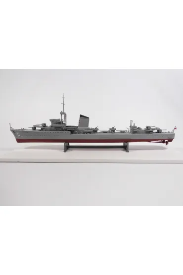Niszczyciel ORP "GROM" Mirage Hobby
