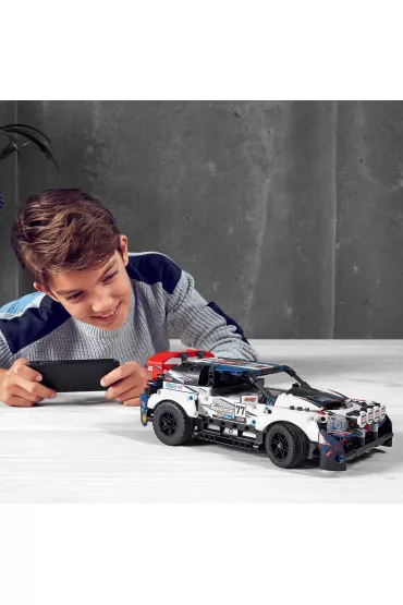 LEGO Technic Auto wy�cigowe Top Gear sterowane przez aplikacj� 42109