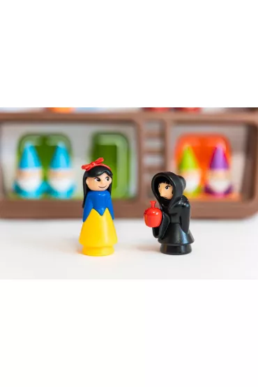Smart Games. Snow White (ENG) IUVI Games