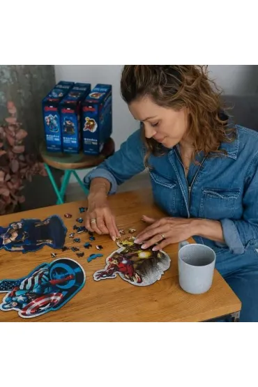 Puzzle drewniane 160 el. Avengers Thanos na Tronie Trefl