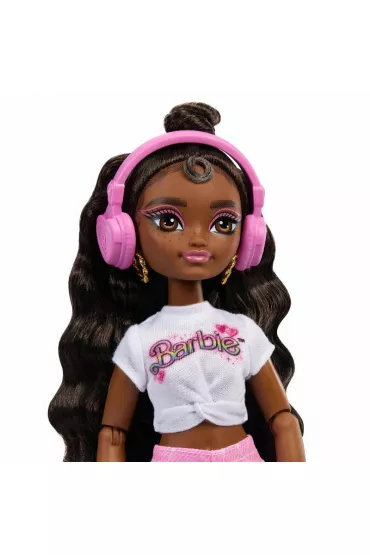 Barbie Dream Besties. Lalka na wrotkach JFX97 Mattel