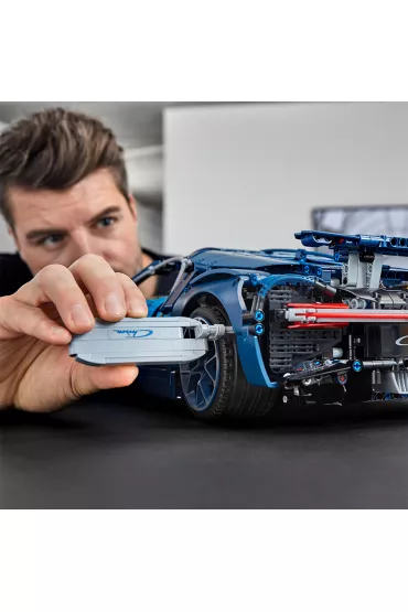 LEGO Technic Bugatti Chiron 42083