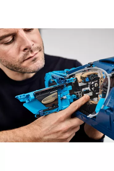 LEGO Technic Bugatti Chiron 42083