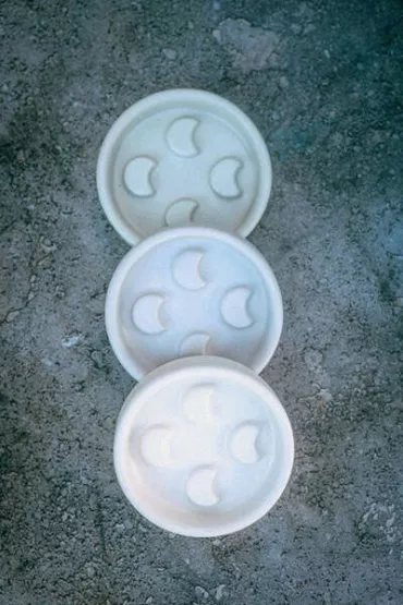 Mohani Mydelniczka ceramiczna Lunula ecru matowa