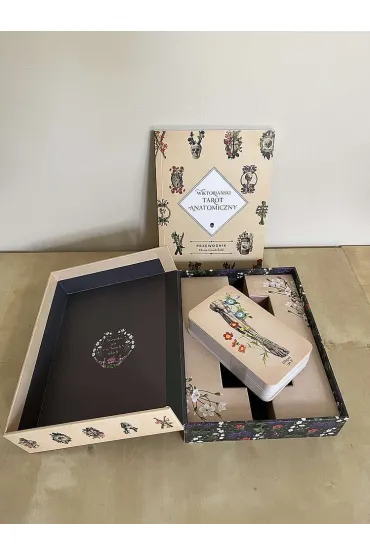 Wiktoria�ski tarot anatomiczny. Wsp�czesny przewodnik czytania tarota z tali� kart - Claire  Goodchild