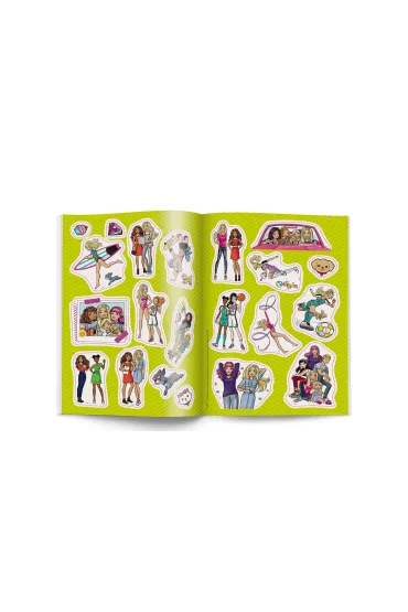 Barbie Dreamhouse Adventures. Kolorowanka z naklejkami