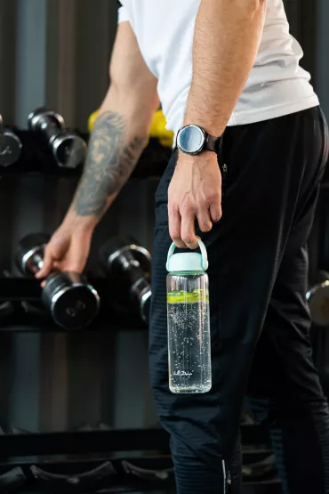 Vialli Design Szklana butelka na wod� Fuori mi�towa 30251 540 ml