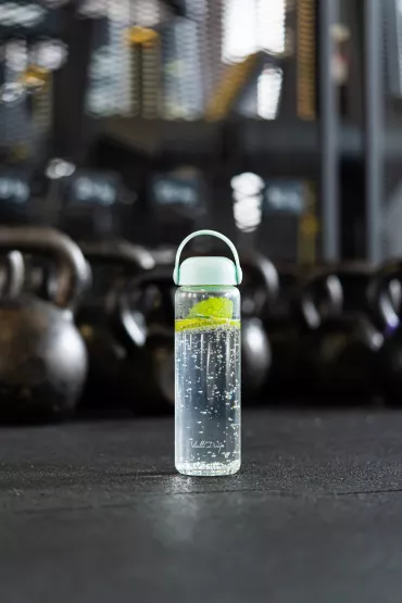 Vialli Design Szklana butelka na wod� Fuori mi�towa 30251 540 ml