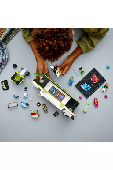 LEGO City Ci�ar�wka na turniej gier 60388
