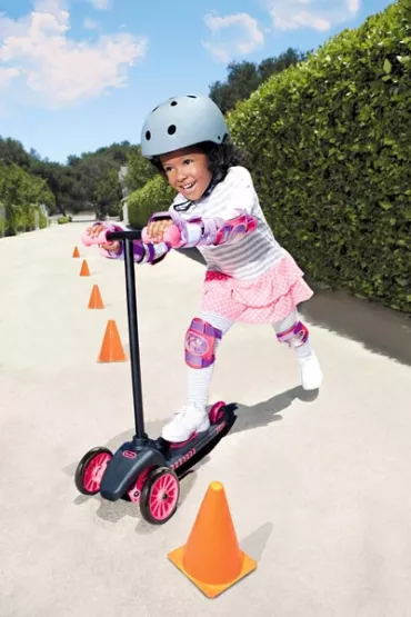 Hulajnoga r�owa Little Tikes