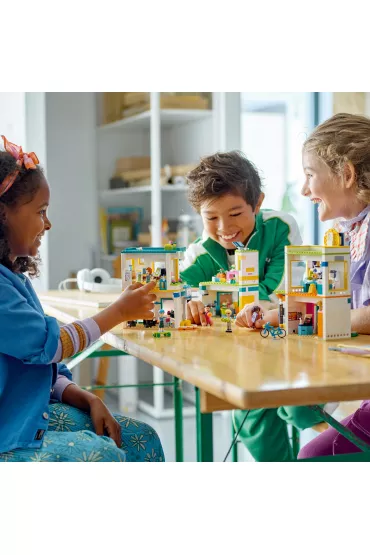 LEGO Friends Mi�dzynarodowa szko�a w Heartlake 41731