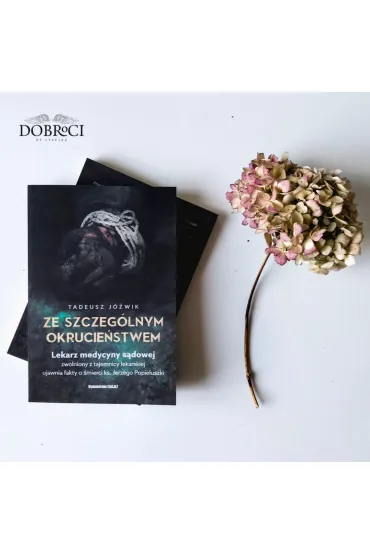 Ze szczeg�lnym okrucie�stwem - Tadeusz  J�wik