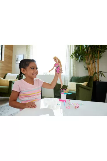 Barbie Dreamhouse Adventures Zestaw Lalka P�ywaczka z pieskiem Mattel