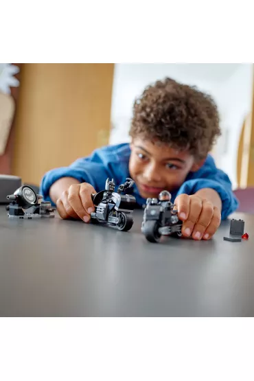 LEGO DC Batman Motocyklowy po�cig Batmana i Seliny Kyle 76179