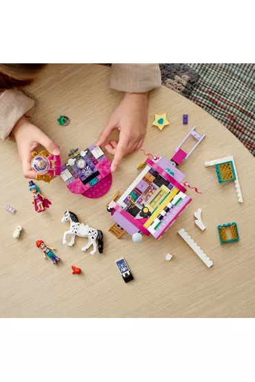 LEGO Friends Magiczny w�z 41688