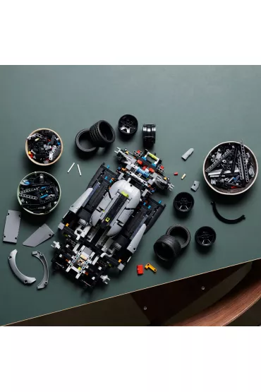 LEGO Technic PEUGEOT 9X8 24H Le Mans Hybrid Hypercar 42156