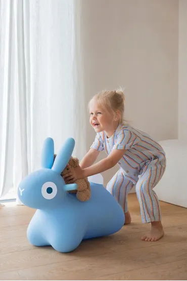 Skoczek Hoppi Bunny Blue Quut