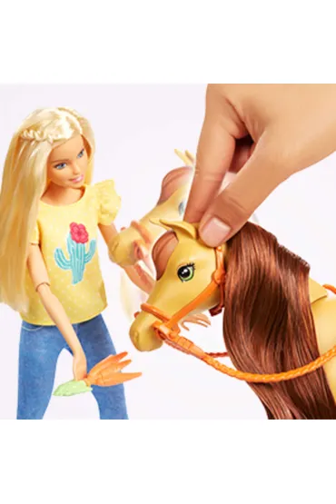 Barbie Stadnina koni zestaw z lalkami FXH15 Mattel