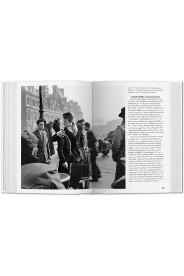 Photo Icons. 50 Landmark Photographs and Their Stories wer. angielska - Hans-Michael Koetzle