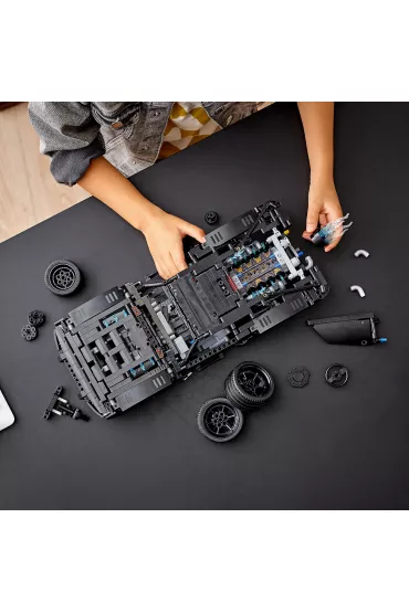 LEGO Technic The Batman - Batmobile 42127