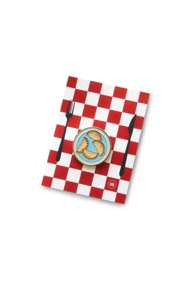 Pin pierogi na talerzu