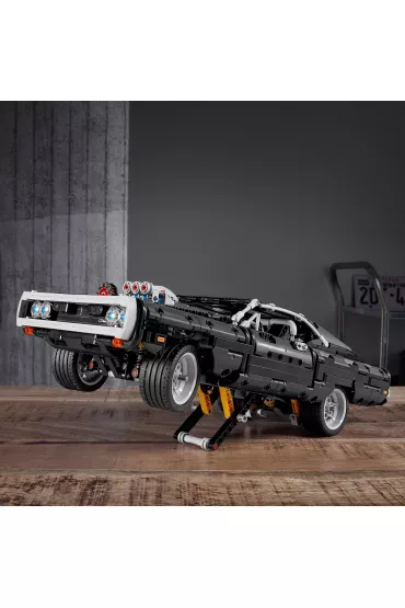 LEGO Technic Dom's Dodge Charger 42111