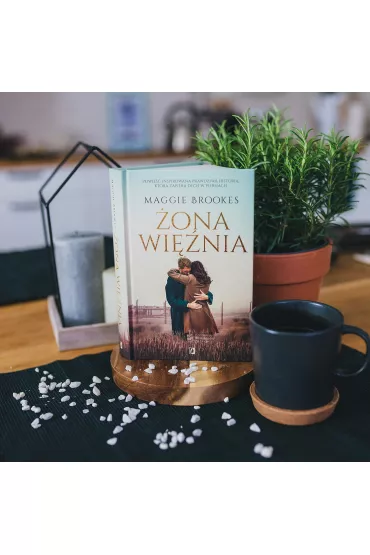 ona winia - Maggie  Brookes
