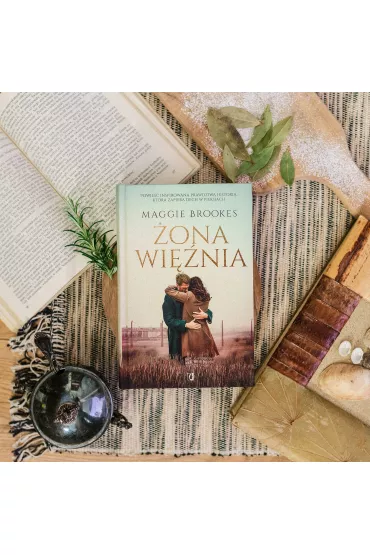 ona winia - Maggie  Brookes