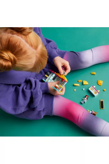 LEGO Friends Ma�y sklep z akcesoriami 42608