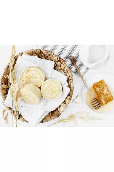 Ministerstwo Dobrego Myd�a Szampon w kostce emolientowo-proteinowy mi�d-mleko-owies 85 g