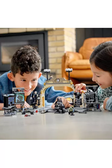 LEGO DC Batman Jaskinia Batmana: pojedynek z Cz�owiekiem-Zagadk� 76183