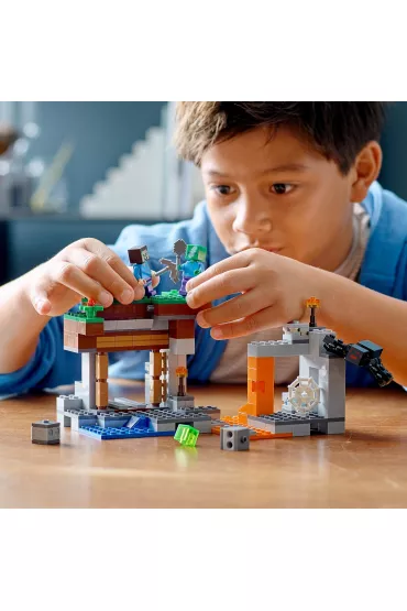 LEGO Minecraft „Opuszczona” kopalnia 21166