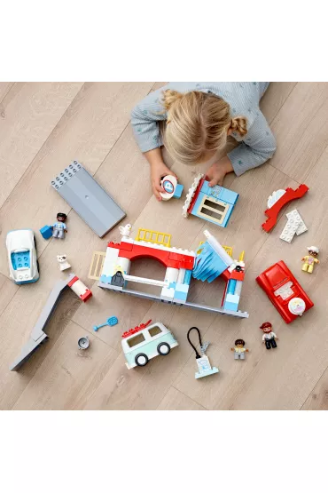 LEGO DUPLO Parking pi�trowy i myjnia samochodowa 10948