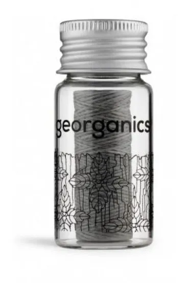 Georganics Naturalna Ni� Dentystyczna z W�glem 50 m