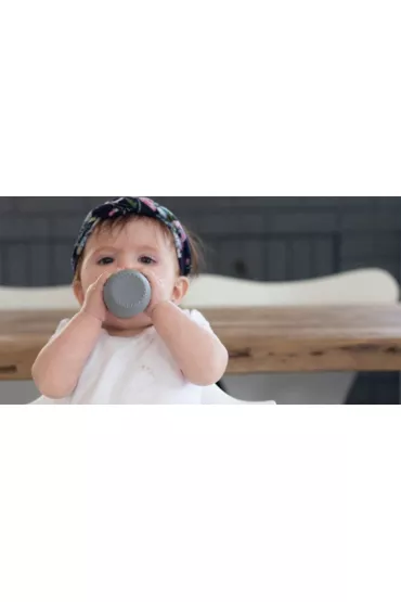 Ezpz Silikonowy kubeczek Tiny Cup szary 60 ml