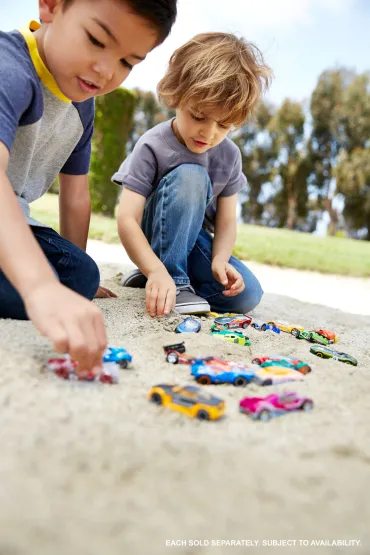 Hot Wheels. Samochodziki 8-pak mix Mattel