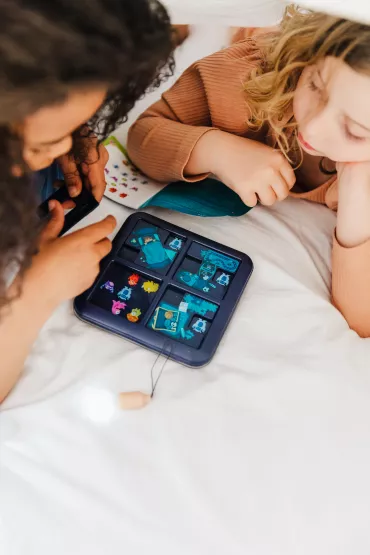 Smart Games. Monsters Hide & Seek (ENG) IUVI Games