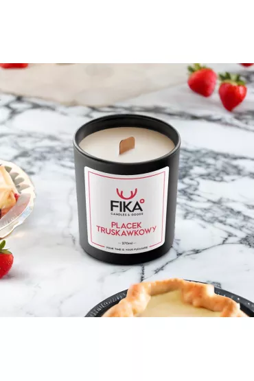 Fika Candles&Goods wieca sojowa - Placek truskawkowy 270 ml