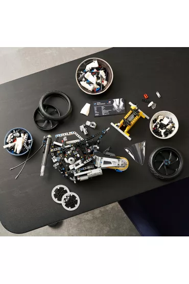 LEGO Technic BMW M 1000 RR 42130
