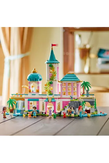 LEGO Disney Princess Zamek ksi�niczek i kr�lewskie zwierzaki 43267
