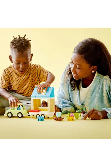 LEGO DUPLO Dom rodzinny na k�kach 10986