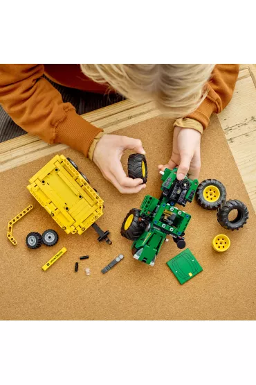 LEGO Technic Traktor John Deere 9620R 4WD 42136