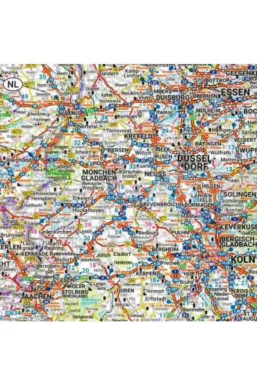 Europa Atlas samochodowy 1:800 000