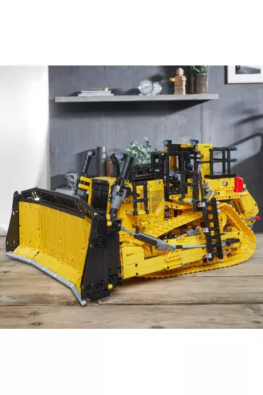 Lego TECHNIC Sterowany aplikacj� buldo�er Cat D11 42131