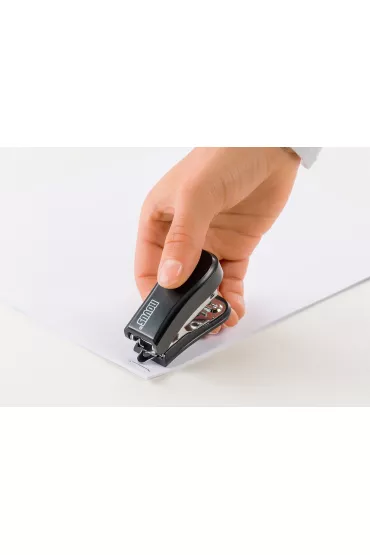 Novus Zszywacz mini czarny + zszywki 24/6