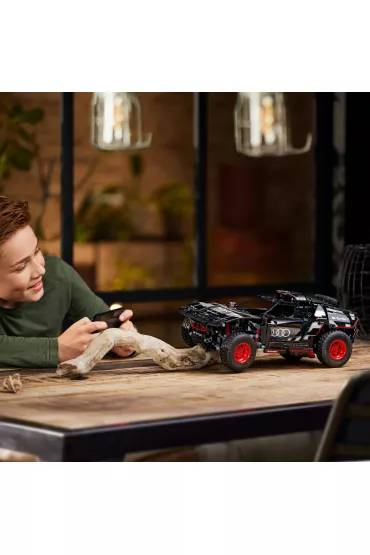 七福神73 Audi RS Q e-tron 42160 | Technic | Oficjalnym sklepie LEGO® PL