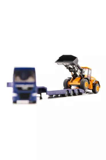 Siku Super. Ci�ar�wka MAN TGX XXL z �adowark� JCB