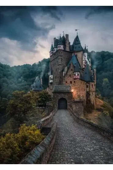 Puzzle 1000 el. Zamek Eltz Ravensburger