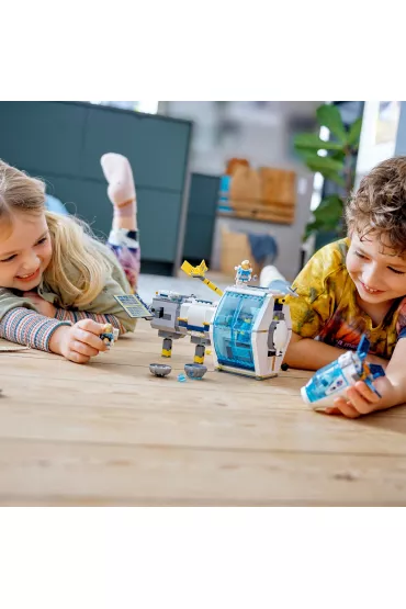 LEGO City Stacja kosmiczna na Ksi�ycu 60349